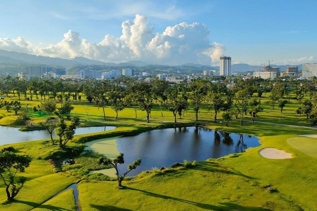 Dreamy 2Br Condo, With A Golf Course View Cebu Buitenkant foto