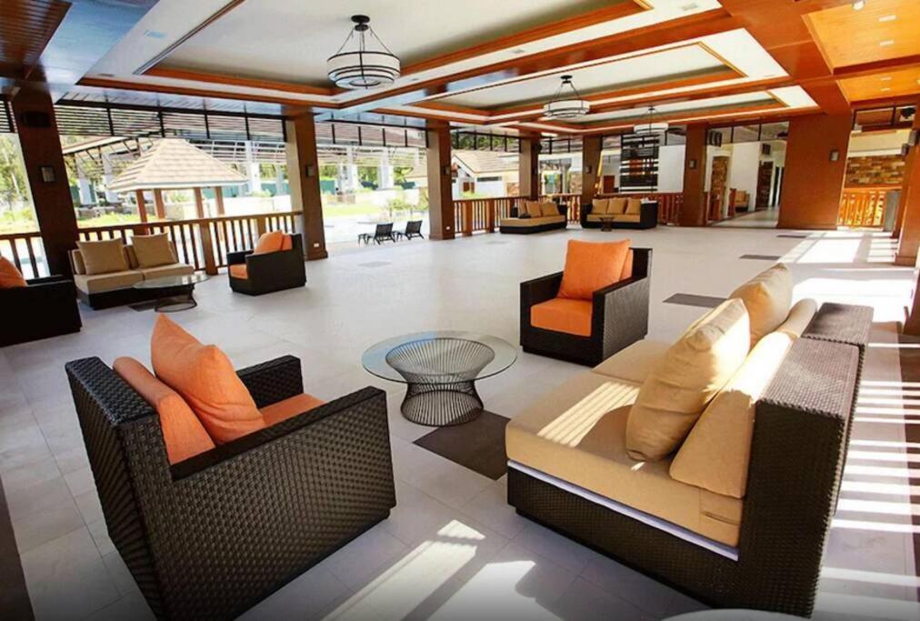 Dreamy 2Br Condo, With A Golf Course View Cebu Buitenkant foto